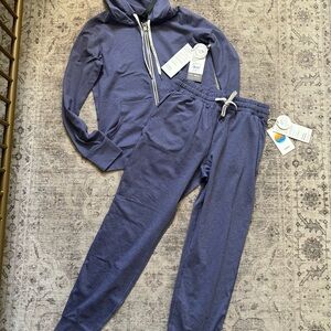 Vuori Women's Track Suit in Navy Blue